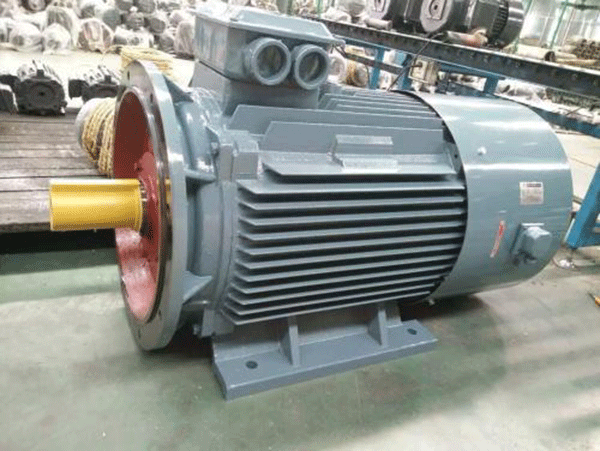 什么原因?qū)е挛靼参鳜斪冾l電機(jī)頻率降低？